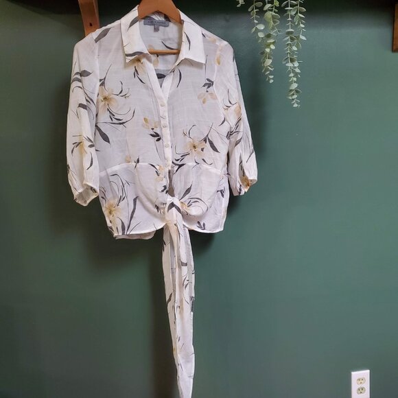 Alex & Parker | 3/4 Length Sleeve Tie Up Blouse - Picture 5 of 6